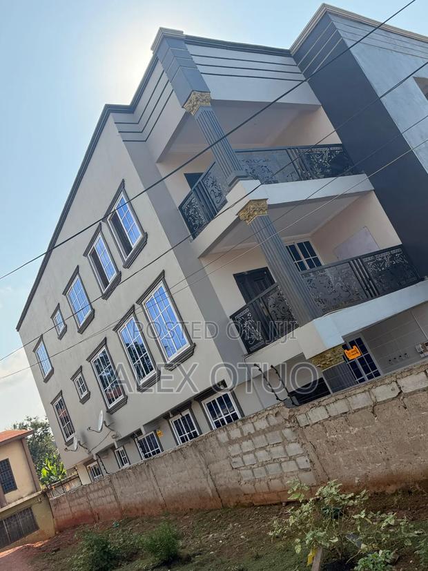 6bdrm House in Alex Otuo Properties, Kumasi Metropolitan for sale · Photo 4