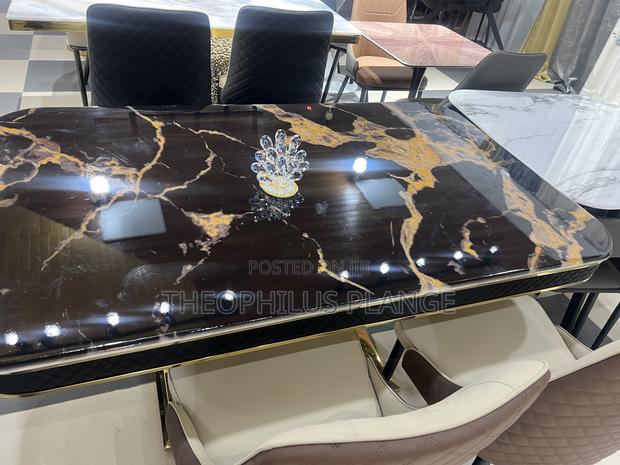 4 Seater Mable Dining Table / Black Design · Photo 3
