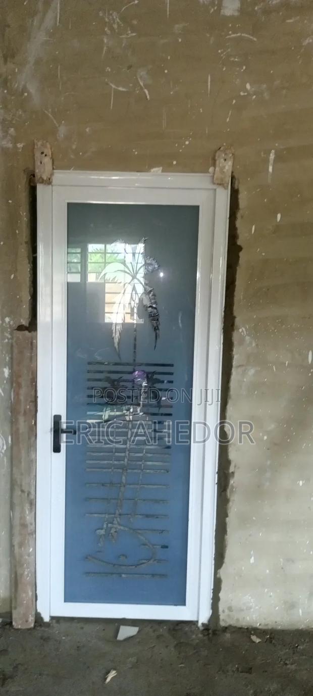 Complete Bathroom Door + Handle · Photo 1