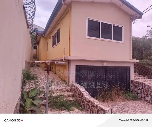 Neat and Nicely Four Bedroom for Sale · Photo 1