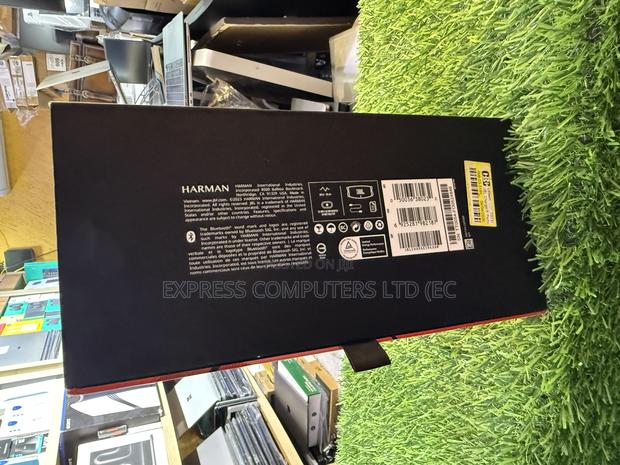 JBL Charge 5 Portable Waterproof Bluetooth Speaker With Powerbank Uk · Photo 4