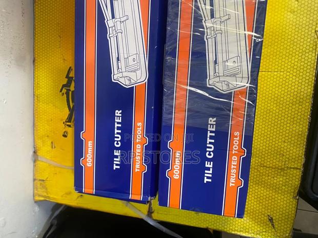 600mm Tile Cutter · Photo 1