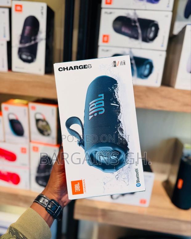 JBL Charge 6 Portable Waterproof Speaker · Photo 5