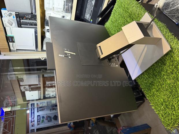 HP EliteOne 800 G3 12GB Intel Core I5 SSHD (Hybrid) 256GB · Photo 3