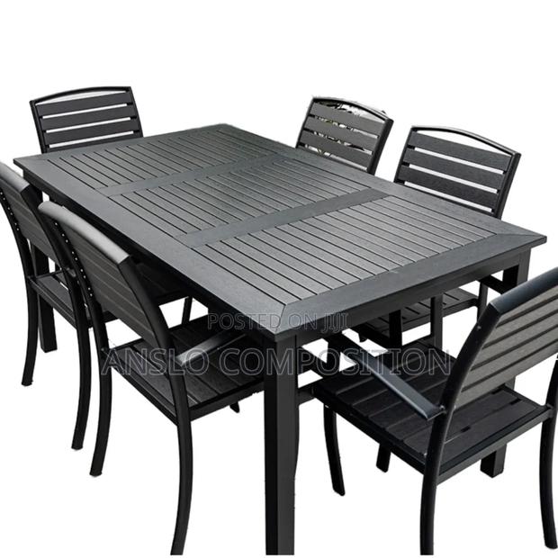 Waterproof Table Chair · Photo 1