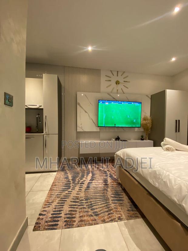 Apartment for Short Long Stay Price Stated Is for a Night Stay · Photo 4