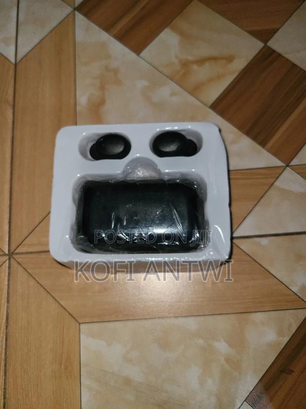 Tws F9 Wireless Earbuds · Photo 3