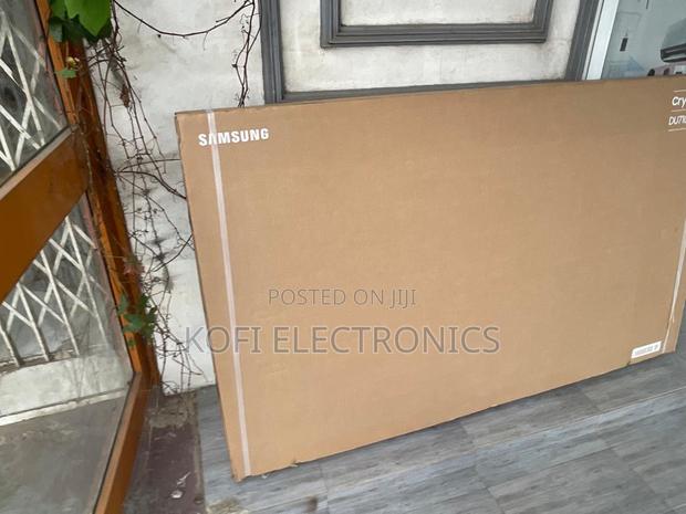Samsung Megascreen 85” Screen Fit for a King · Photo 2