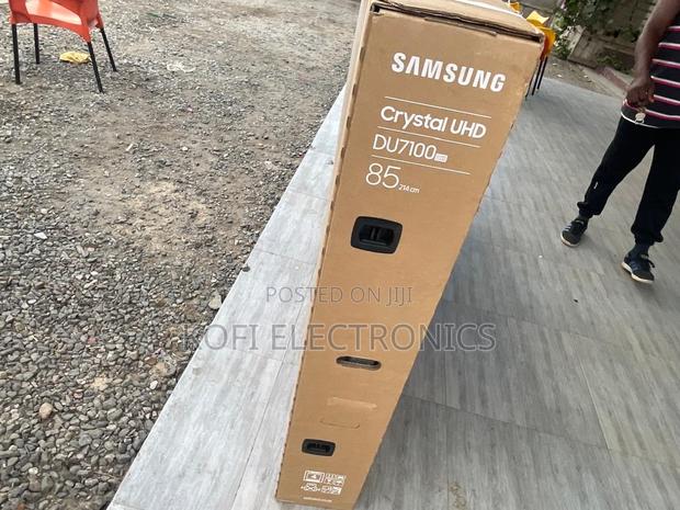 Timeless Samsung Craftsmanship Crystal Uhd 85” · Photo 2