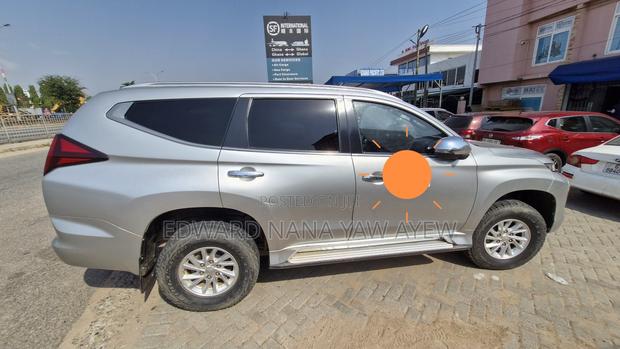 Mitsubishi Pajero Sport 2021 Silver · Photo 8