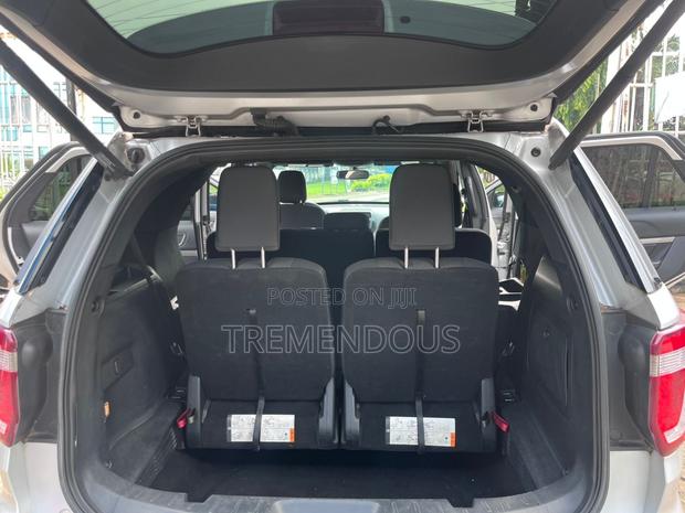 Ford Explorer XLT 4x4 2020 Silver · Photo 4