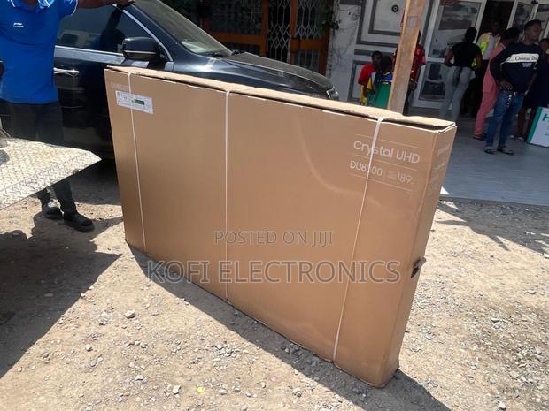 The Grand Display Samsung 75” Crystal Magic · Photo 2