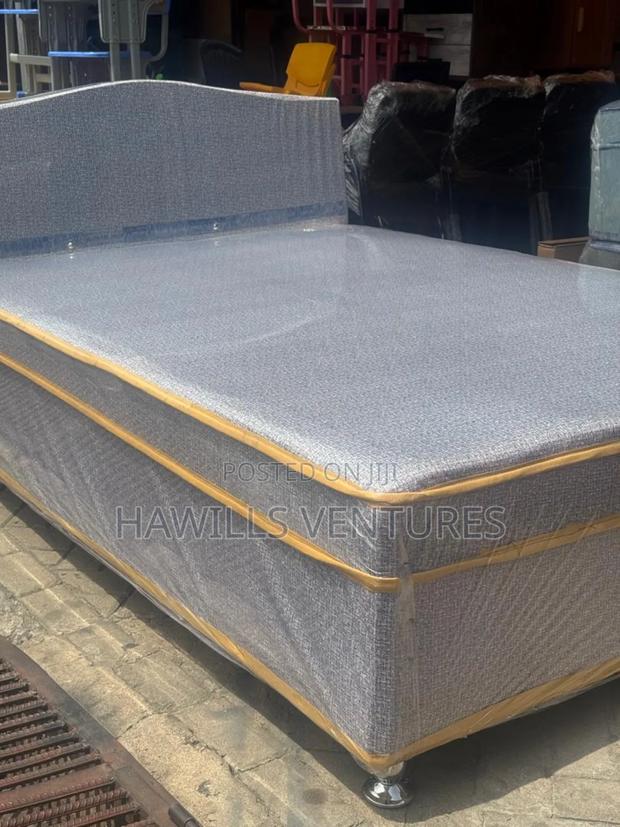 Bed and Mattress Inbuilt · Photo 1