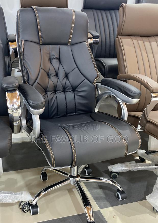 Modern and Classic Executive Chair · Photo 2