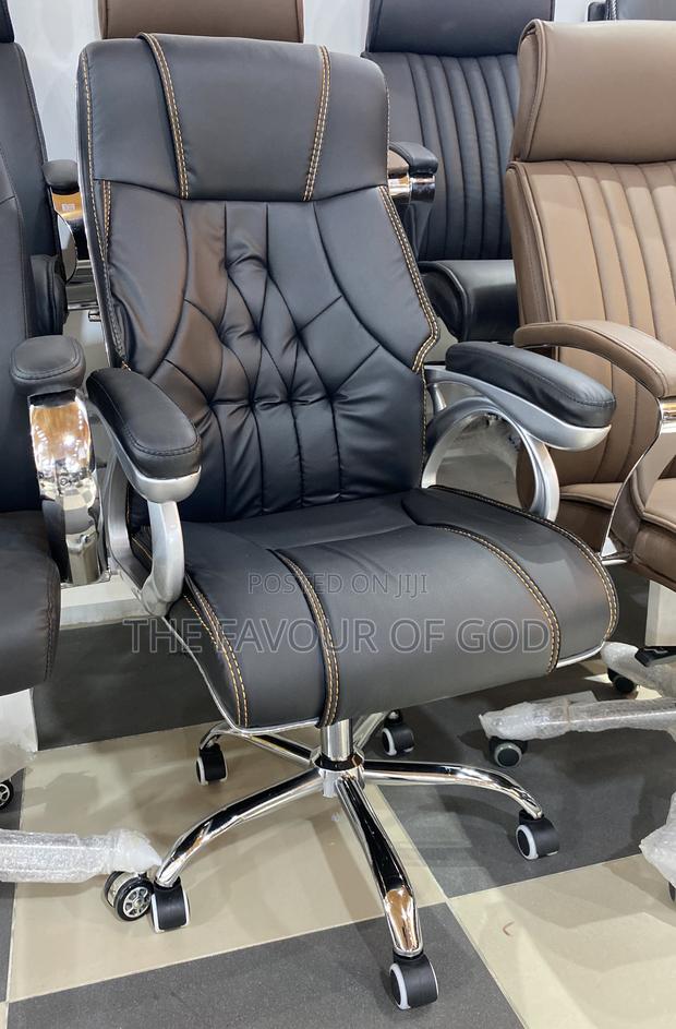 Modern and Classic Executive Chair · Photo 1