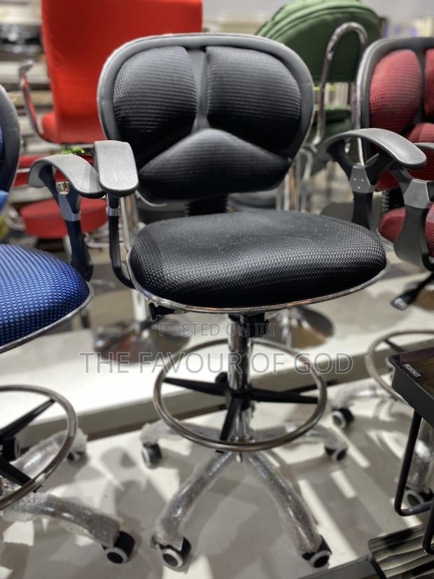 An Original and Colorful Counter Chair · Photo 1