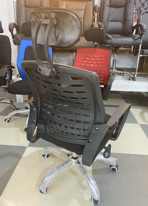 A Durable Office Chair · Photo 2