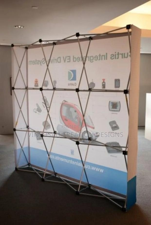 Foldable Backdrop Machine With Print · Photo 2