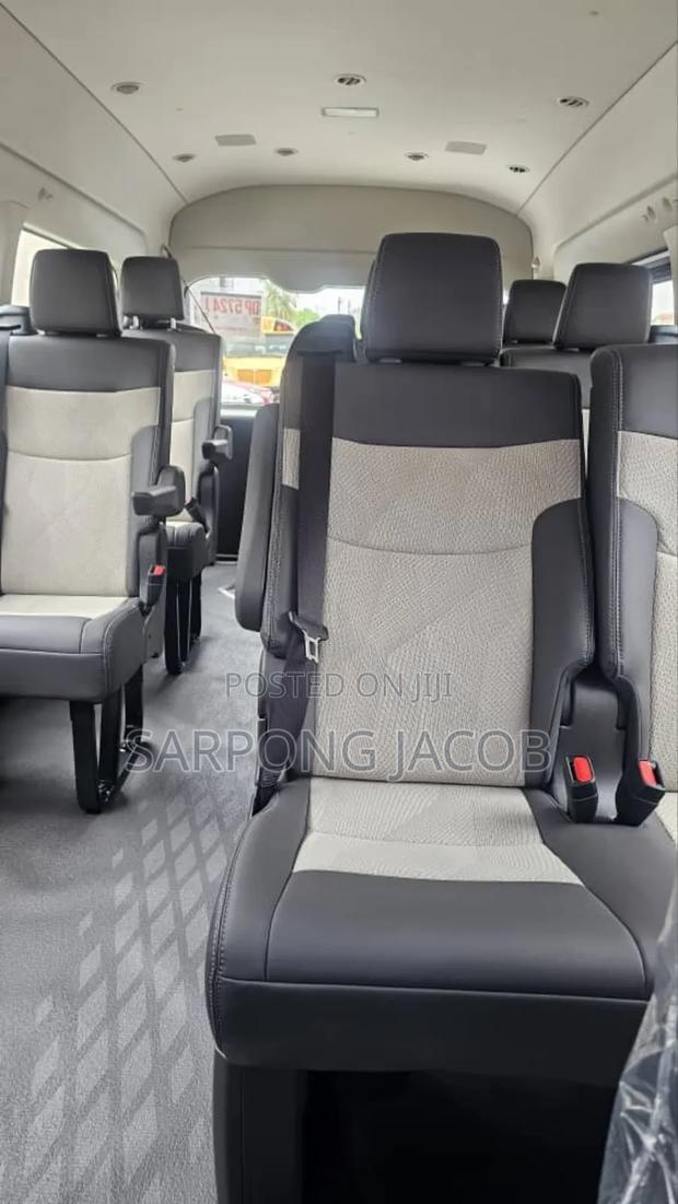 New Toyota HiAce 2025 White · Photo 3