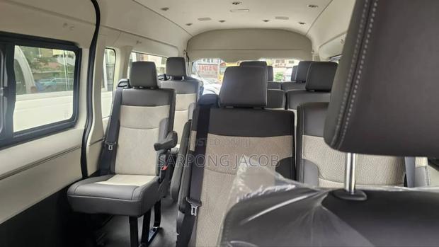 New Toyota HiAce 2025 White · Photo 4