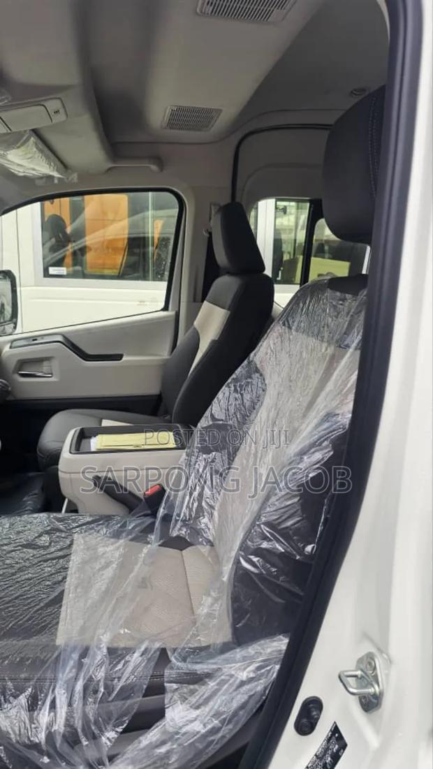 New Toyota HiAce 2025 White · Photo 5