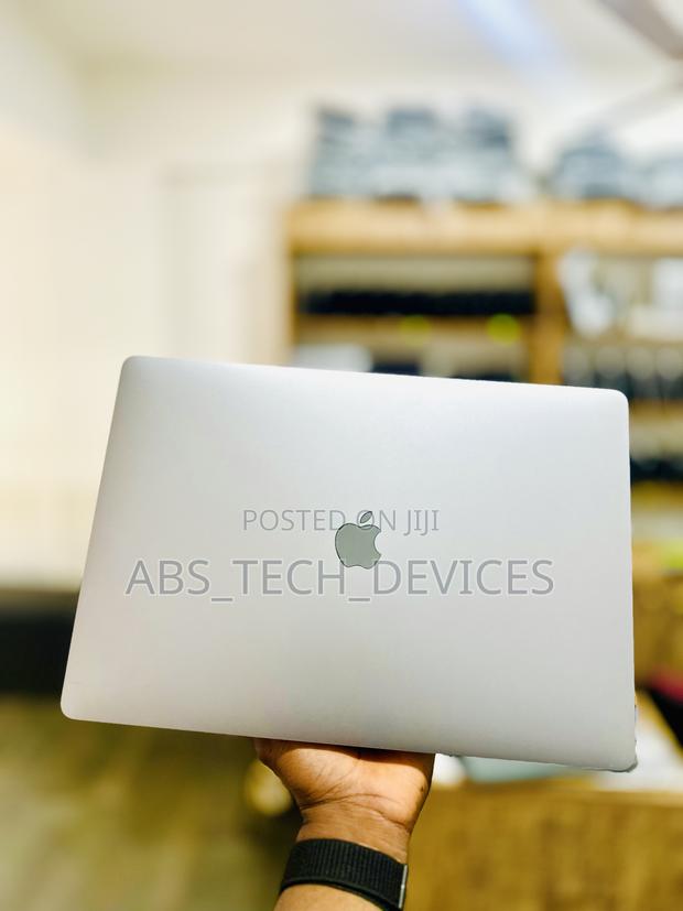 Laptop Apple MacBook Pro 2019 16GB Intel Core i9 SSD 1T · Photo 2