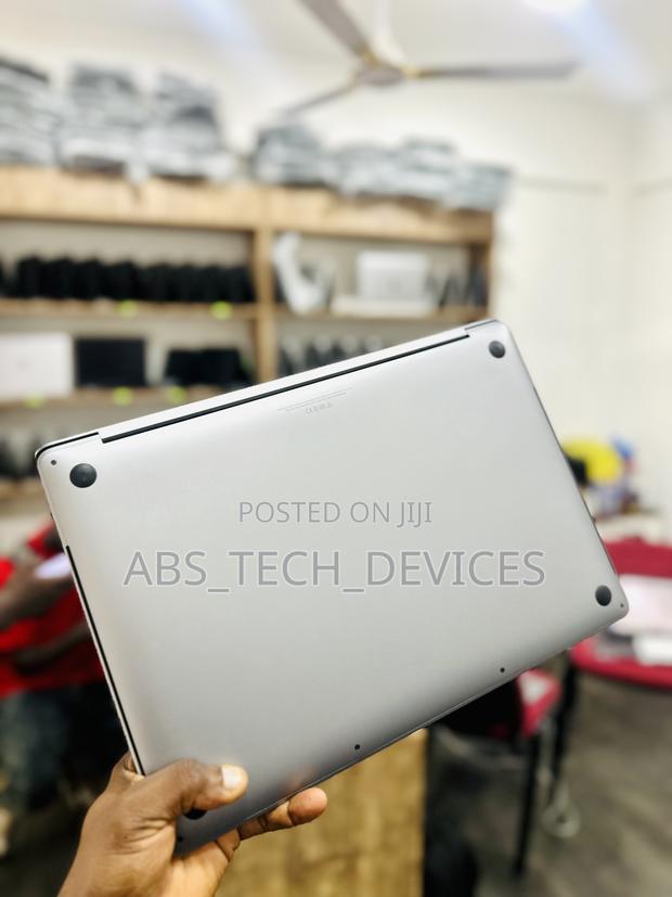 Laptop Apple MacBook Pro 2019 16GB Intel Core i9 SSD 1T · Photo 4