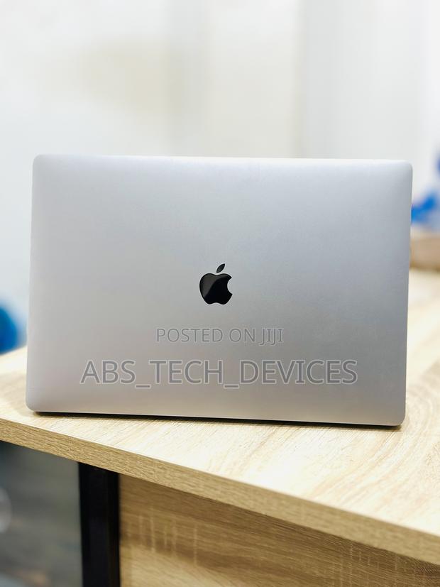 Laptop Apple MacBook Pro 2019 16GB Intel Core i9 SSD 1T · Photo 5