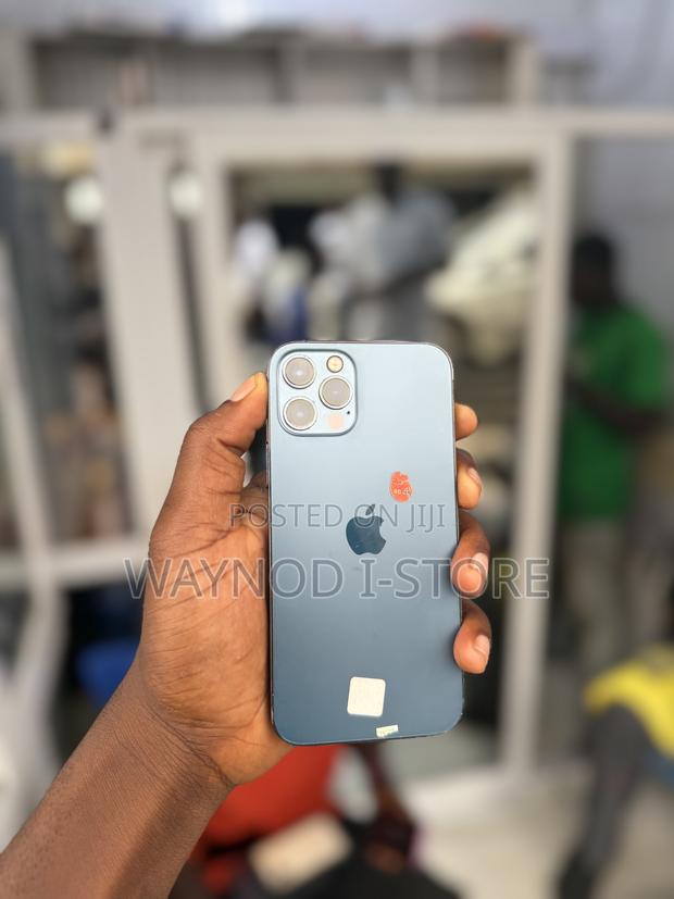 Apple iPhone 12 Pro 128 GB Blue · Photo 1
