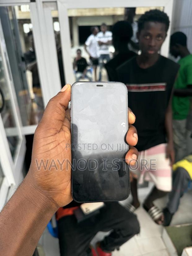 Apple iPhone 12 Pro 128 GB Blue · Photo 2