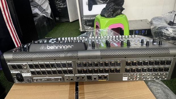 X32 Digital Mixer · Photo 5