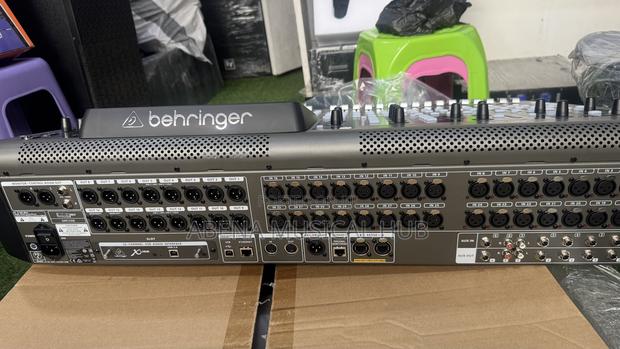 X32 Digital Mixer · Photo 6