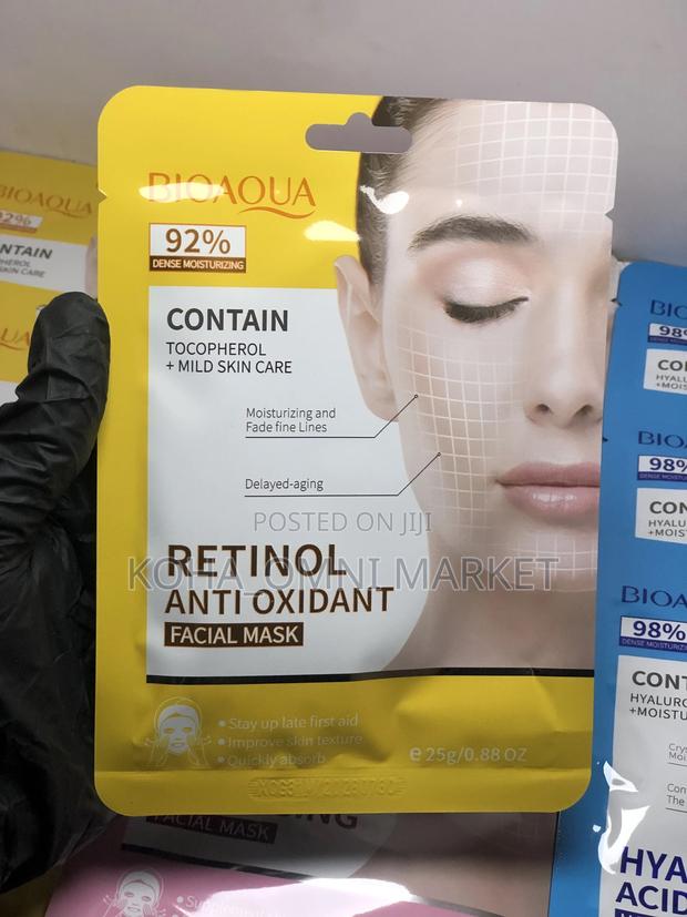 10 PCS Medicated Face Sheet Masks · Photo 4
