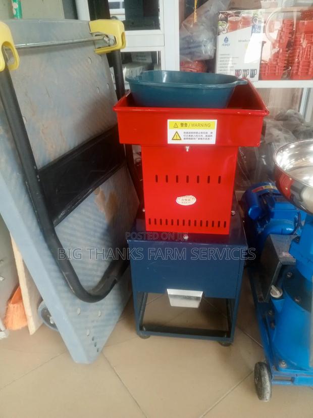 Feed Grinder · Photo 1