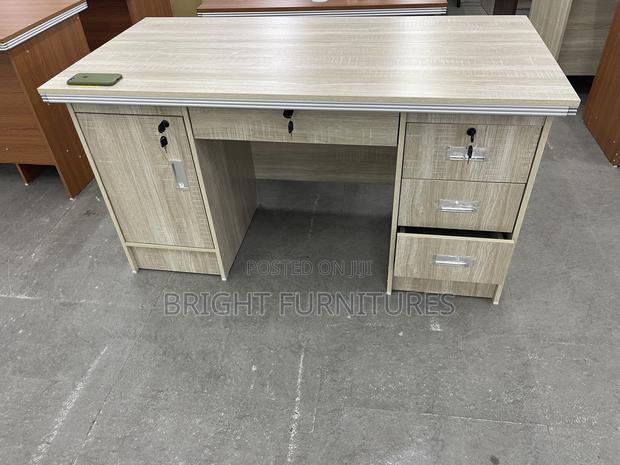 Wooden Office Table With Drawers · Photo 1