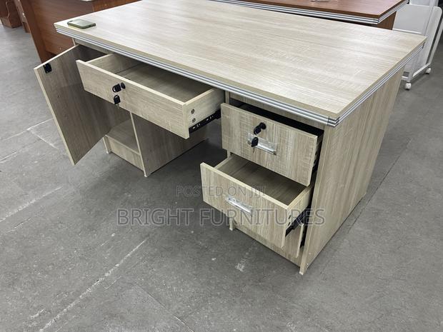 Wooden Office Table With Drawers · Photo 3