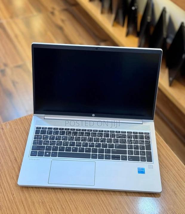 New Laptop HP ProBook 450 8GB Intel Core i5 SSD 512GB · Photo 3