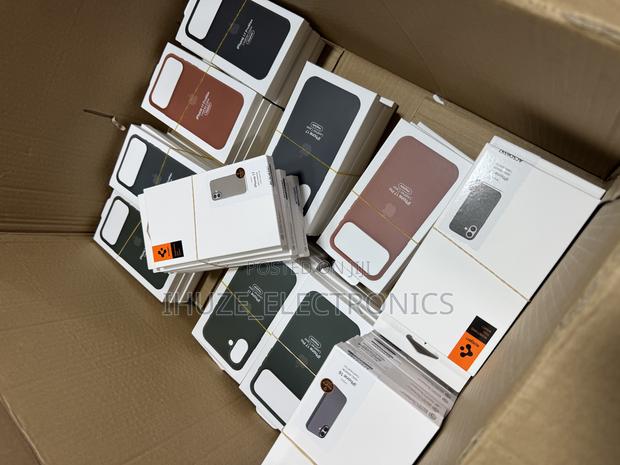 Genuine Magsafe Leather Case For iPhone 17pro / 17pro Max · Photo 4