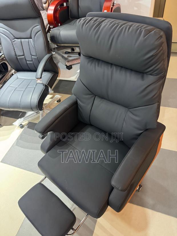 Luxurious Executive Office Chairs · Photo 2