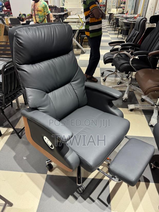 Luxurious Executive Office Chairs · Photo 1