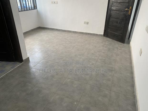 1bdrm Room & Parlour in Kasoa Obom Road, Effutu Municipal for rent · Photo 5