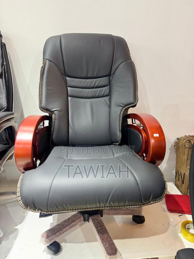 Luxury Office Chairs · Photo 1