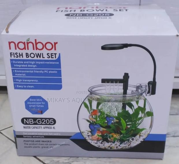 Packaged Aquarium Plastic Bowl With Fish · Photo 1
