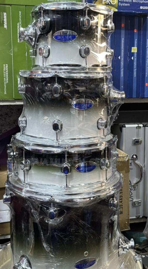 Pearl Decade 5-Set Drum (First Grade) With Two Cymbals · Photo 1