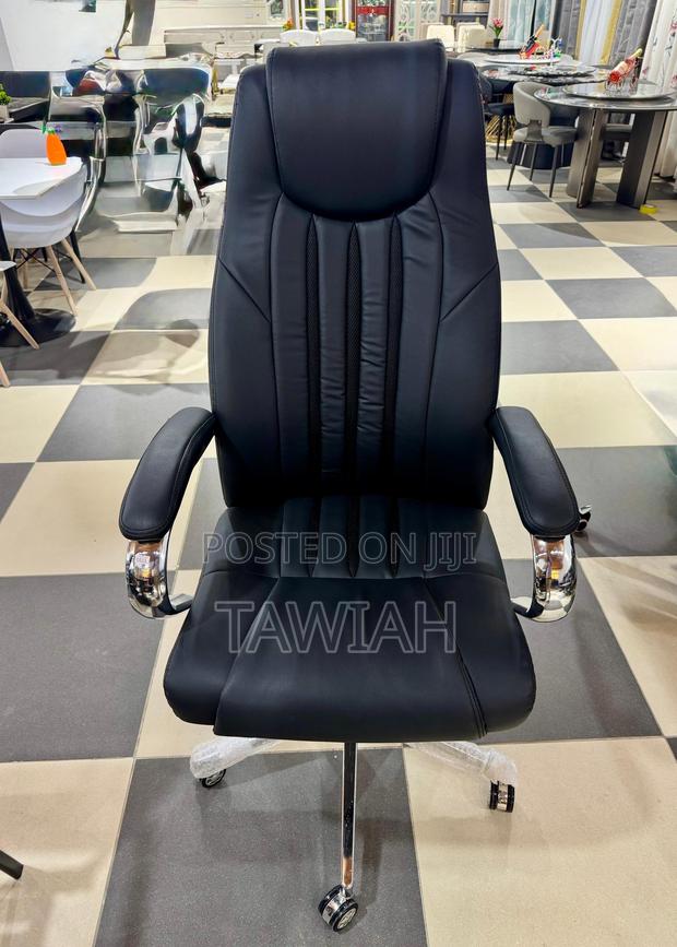 Black Leather Office Chair · Photo 1