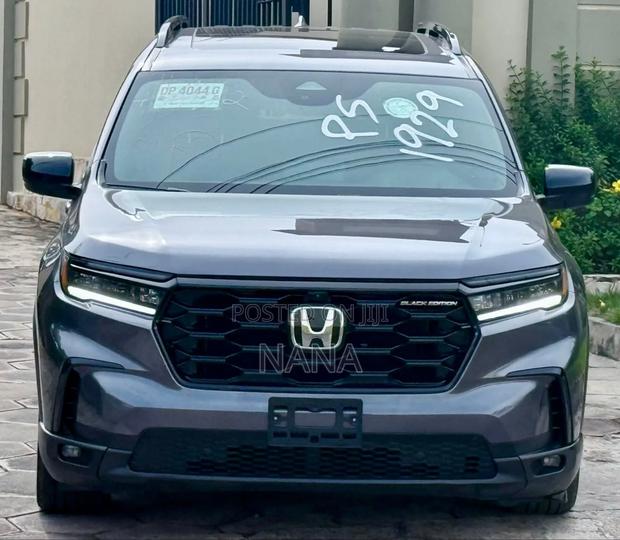Honda Pilot Black Edition AWD 2025 Gray · Photo 3
