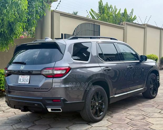 Honda Pilot Black Edition AWD 2025 Gray · Photo 6