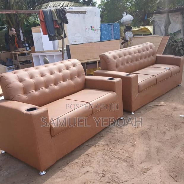 Kings and Queens Sofa for Living Room · Photo 1