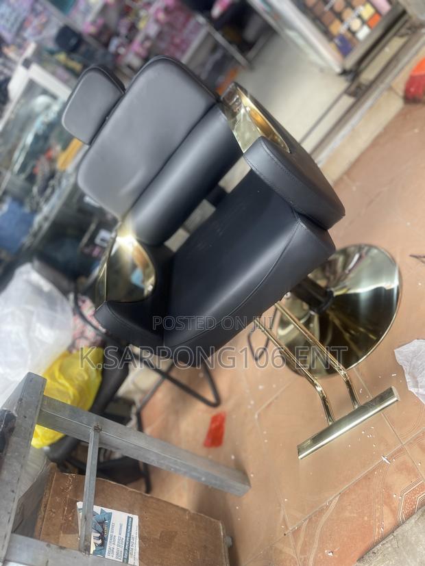 Salons and Barbers Chair · Photo 3