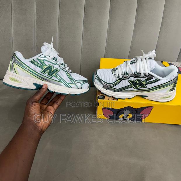 New Balance 740 · Photo 3